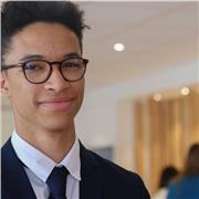 Donne cours d'anglais de l'école primaire au lycée